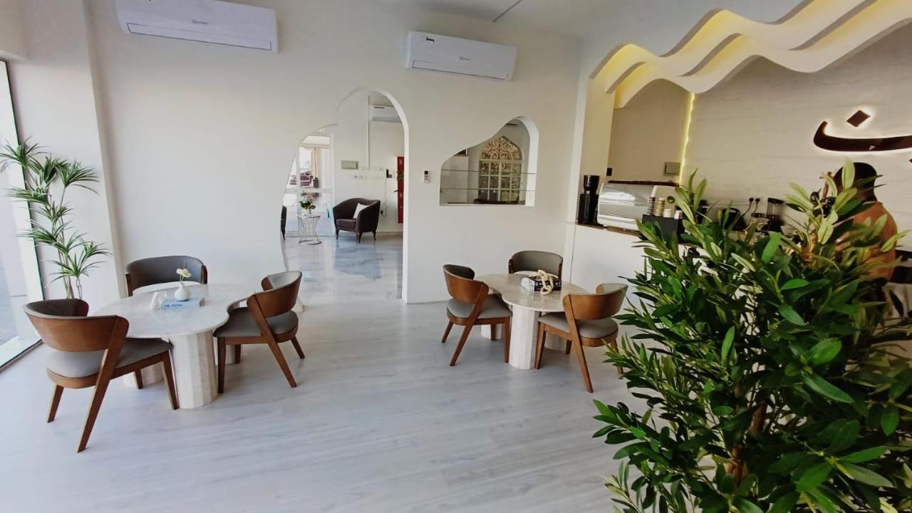 Taj Al Arab Hotell Al Buraimi Exteriör bild